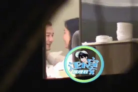 黄晓明与女制片人亲密互动被拍图片