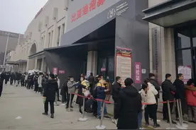 抢人行动正在进行，上市公司招兵买马！郑州比亚迪要招5000多人，普工月薪可达7500元，周边居民做起生意！图片
