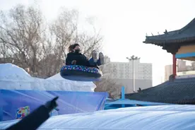 北京欢乐水魔方暴雪感恩季周日举办公益畅玩活动图片