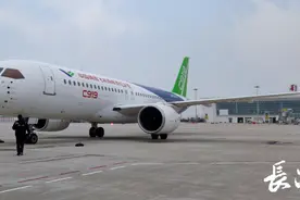 国产大飞机C919，亮相鄂州！图片