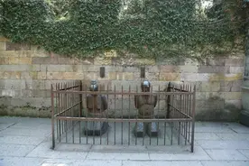 走近岳王庙⑤｜葱包烩儿与“四奸”跪像图片