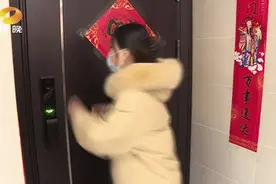 大牌智能锁“耍大牌”，消费者：要回家得先和门“打一架”图片