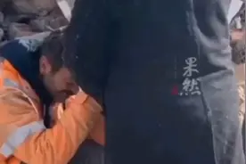 失去三个孩子的父亲向老婆道歉图片