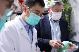 中外专家携手攻克疑难神经外科病例，促进多样化学术交流图片