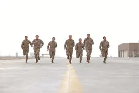 军营观察｜平凡哨兵的“青春AB面”图片