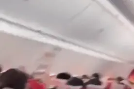 拉萨航班高空下坠多次、持续十分钟，有人边哭边写“遗言”图片