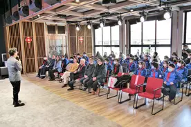 华东师大一附中教育集团“开学第一课”——在京剧传习中感悟传统之美图片