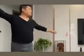 女儿录视频完成作业，爸爸随乐翩翩起舞被无情撵走图片