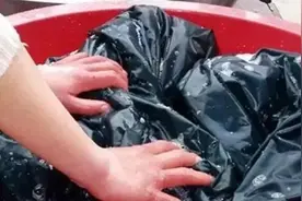 羽绒服脏了如何清洗？几个小妙招轻松搞定图片