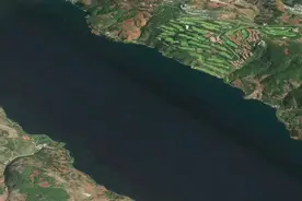 有一种叫云南的生活｜太空视角瞰阳宗海——明湖湛碧日月流图片