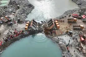 巴基斯坦达苏水电站顺利截流图片