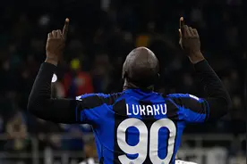 卢卡库点射建功，国米回敬乌迪内斯3比1图片