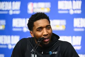 米切尔：我高度近视，比赛的时候不戴隐形眼镜图片