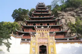 忠县石宝寨，“江中盆景”梯云直上图片