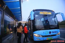 南宁首条通行高速公路的公交线路今日开通！时间、票价、站点看这里→图片