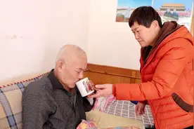 滨州好人｜赵卫芳：两年如一日悉心照料瘫痪公公图片