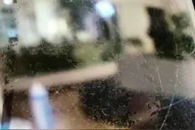 一个秘密：买眼镜送的那块布，不是擦镜片用的图片
