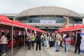 直播带岗，让在穗就业岗位“触屏可及”图片