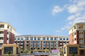 闵行这所高起点公办完全中学招老师啦！事业编，应届生也可报名图片