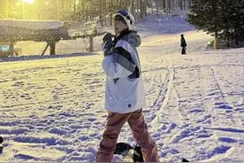 郭雪芙北海道同框蔡凡熙爆恋情！怒了绯闻：是不是要我跟老外在一起图片