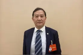 成都市人大代表、电子科技大学教授刘磊：建设智慧城市 成都应当重视能源基础设施建设图片