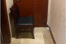 女子住店凌晨遭保安和陌生男子开门，酒店：男顾客酒后记错房号，已道歉图片