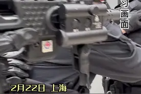 飒！上海杨浦特警开展“营救人质”实战演练图片