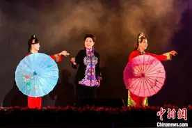 “刘三姐”黄婉秋逝世  曾是“华人偶像”火遍东南亚图片