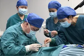 致盲眼病“伪装”成近视，湘鄂携手助15岁少年挽救视力图片