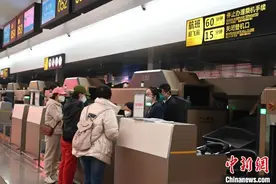 重庆航空重庆—新加坡航线复航图片