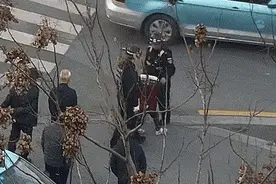 “社牛”小女孩的这番操作，小朋友们一定要学！图片