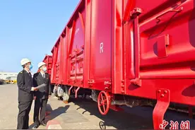 中巴经济走廊重点铁路物资项目首批铁路车辆顺利发运图片