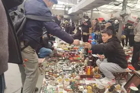 “买家变卖家”！上海这里有个宝藏“路边摊”图片