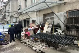 企图在征迁补偿中牟利，纸坊4处违法建设被强拆！图片