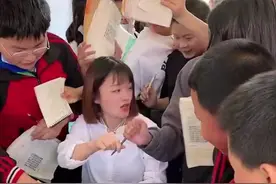 学生称没吃过螃蟹 周口一乡村教师自掏腰包“安排”图片