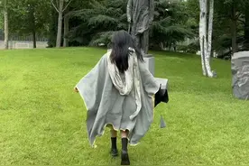 央美毕业生回老家做美甲：大半年找不到合适工作，美甲也是一种宣传艺术的途径图片