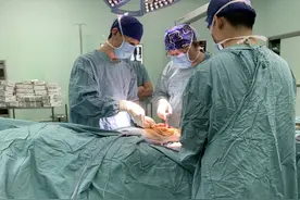 关节一换，甩掉“O形腿”的“疼痛烦恼”图片