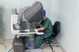 滨医附院乳腺外科成功完成第四代达芬奇机器人下乳腺癌根治即刻乳房重建手术图片