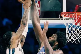 NBA官方晒图：大帝恩比德——巨灵神掌，一手遮天图片