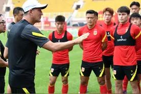 “你现在代表的是国家”从金句里读懂国足新帅扬科维奇图片
