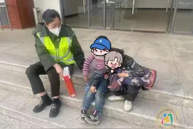 两名男孩遭陌生人追赶，竟迷路跑到……图片