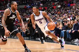 福克斯42+12伦纳德44分 国王双加时战胜快船图片