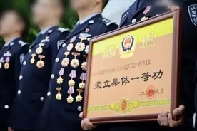 他们的微信朋友圈，永远是空白的……图片