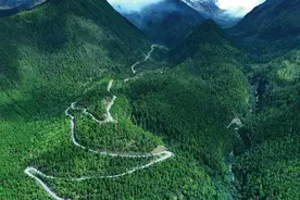 瞭望丨西藏墨脱：一条公路改变一座县城图片