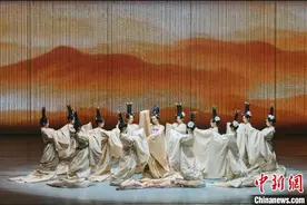 中国首部“诗圣”题材舞剧《杜甫》焕新升级图片