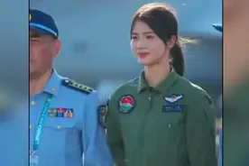 #飞行员徐枫灿成为全国人大代表#：1999年出生 陆军首位实装单飞女飞行员图片