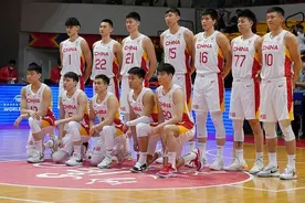 中国男篮击败伊朗，世预赛七连胜晋级男篮世界杯图片