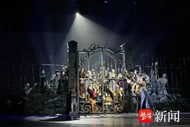 《金陵十三钗》首进剧院合成，刻满名字的“城砖”震动人心图片