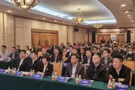 广州市潮汕商会会长郭坚林应邀出席“劲风扬帆起粤地·筑巢引凤绘蓝图”2023眉县招商引资推介会图片
