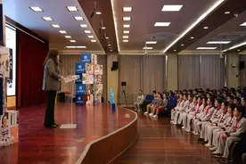 书写我们的故事，记录模范的成长图片
